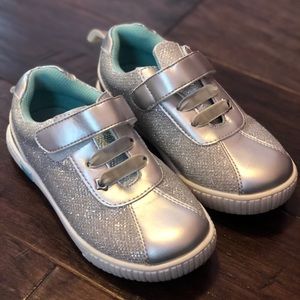 LIKE NEW: Livie & Luca Sneakers!